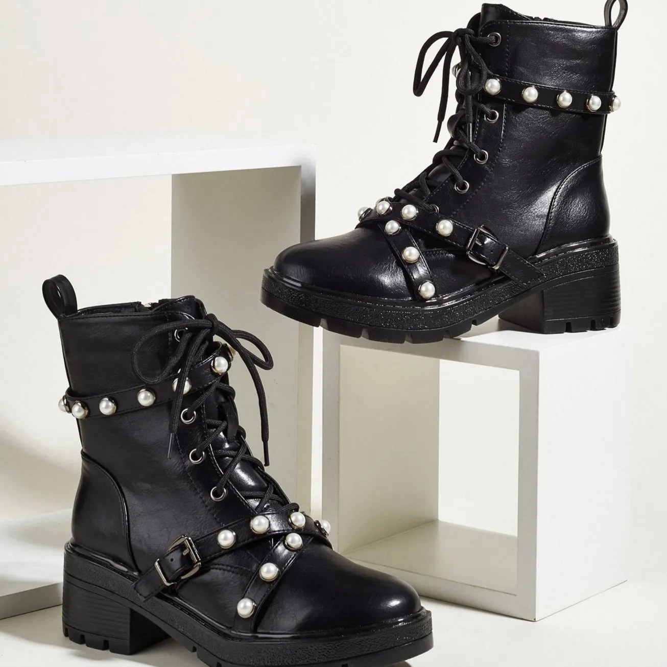 British Style Thick Heel Pearl Boots