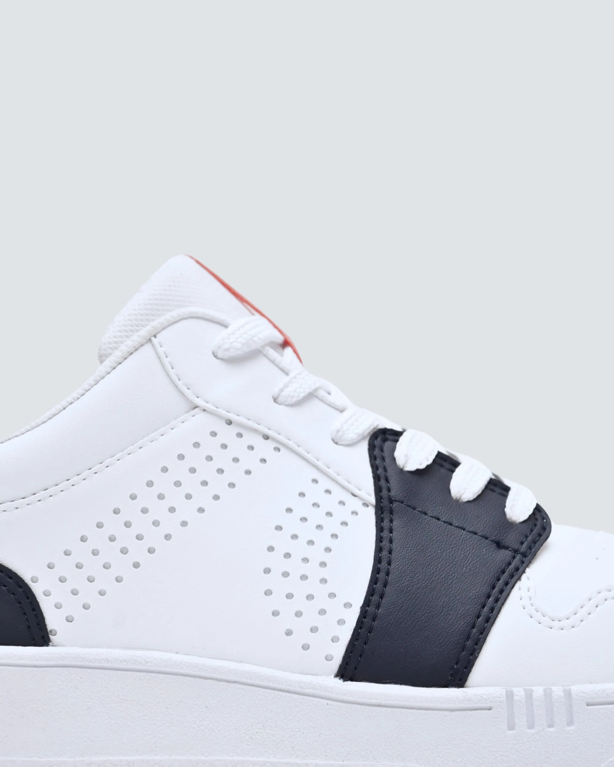 Contender 2.0 Shoe in Bright White/Navy