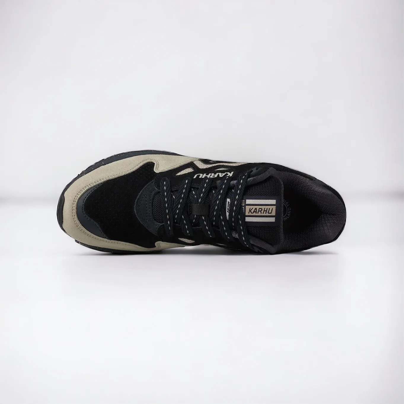 Karhu Legacy 96 Irish Cream / Jet Black