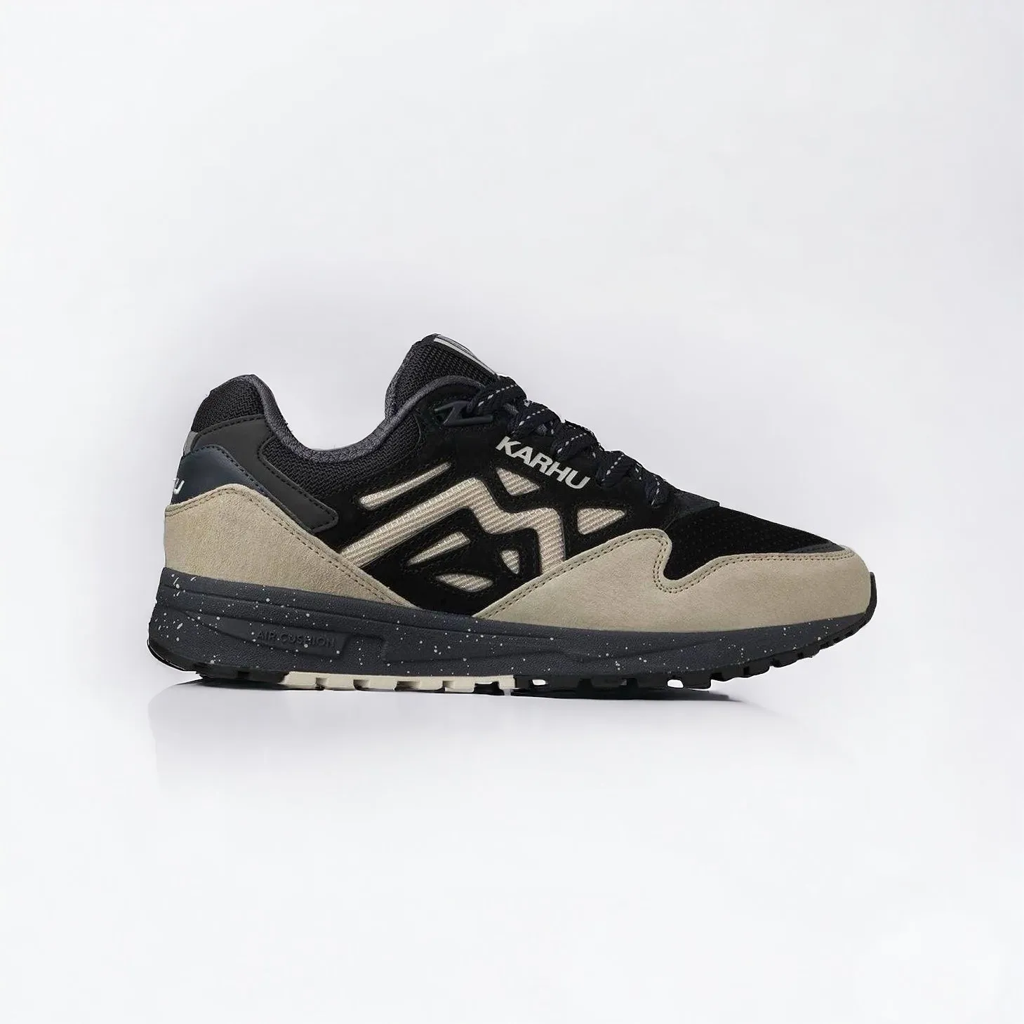 Karhu Legacy 96 Irish Cream / Jet Black