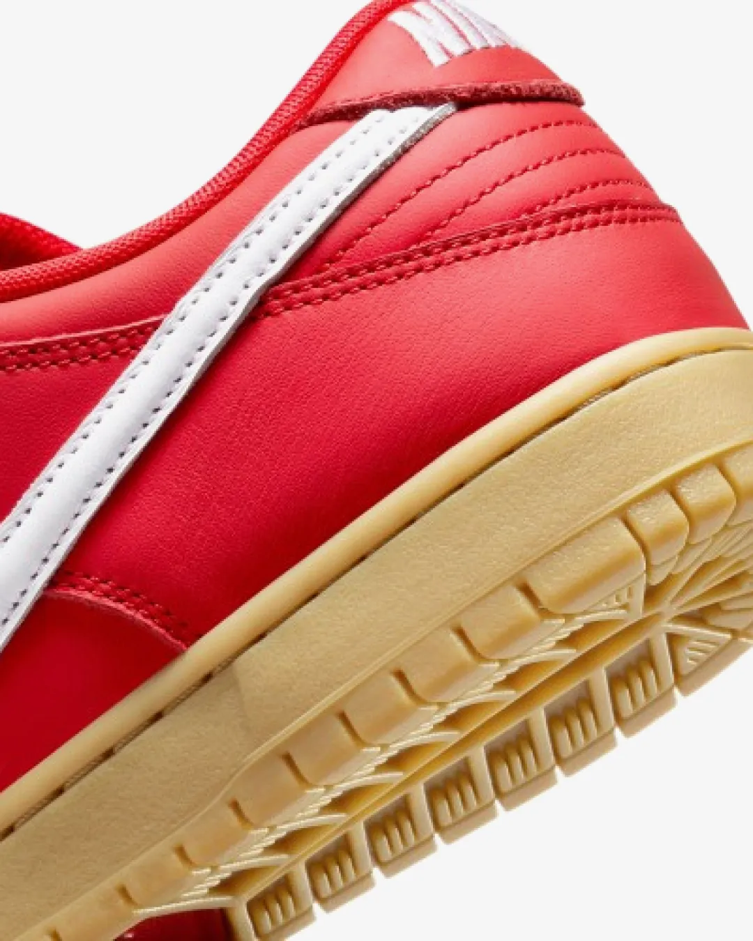 Nike SB Dunk Low Pro 'University Red' Sneakers