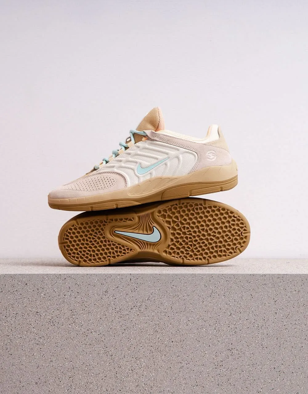 Nike SB Vertebrae TE Skate Shoes - Coconut Milk/Jade Ice-Sesame-Flt Gold-Melon Tint