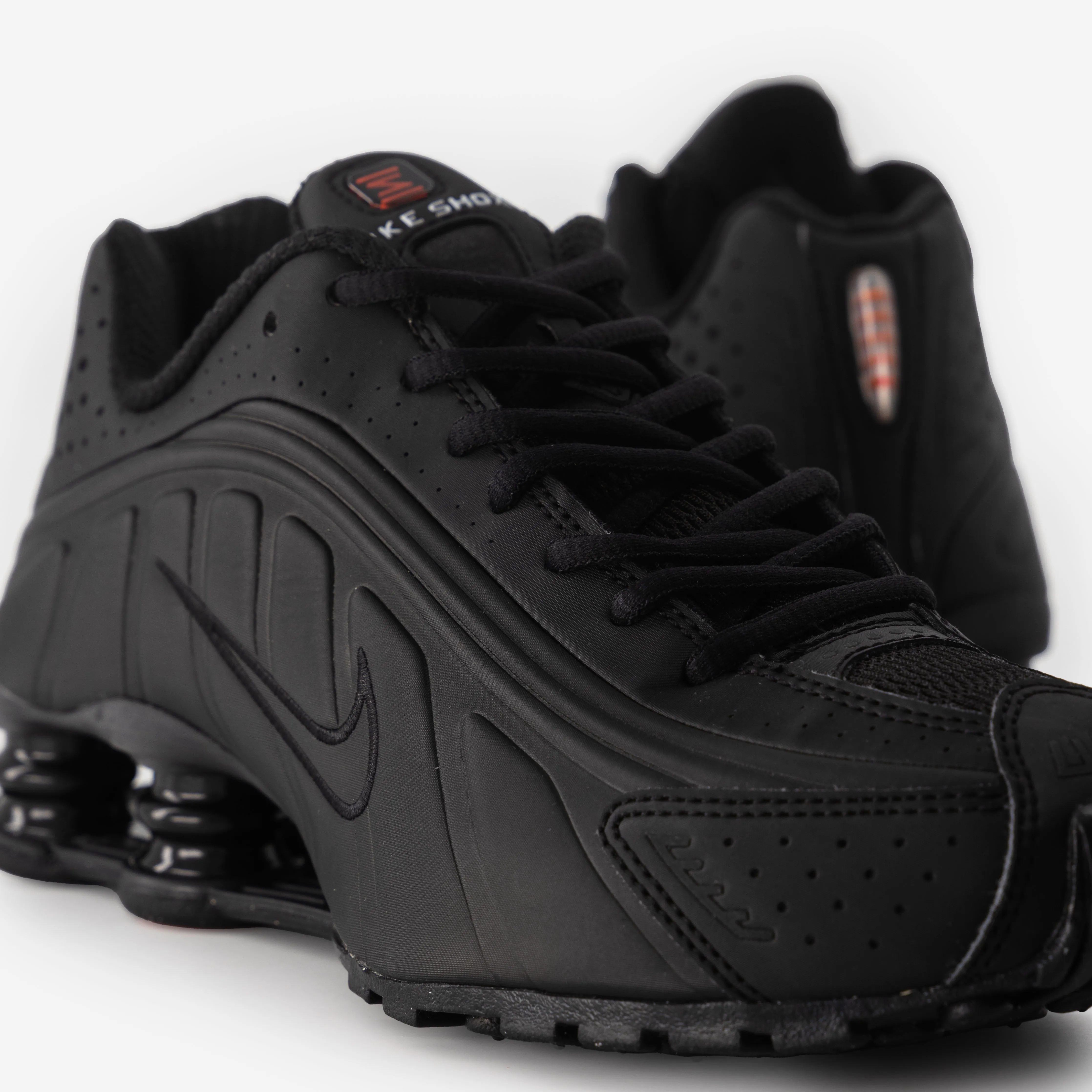 Nike Shox R4